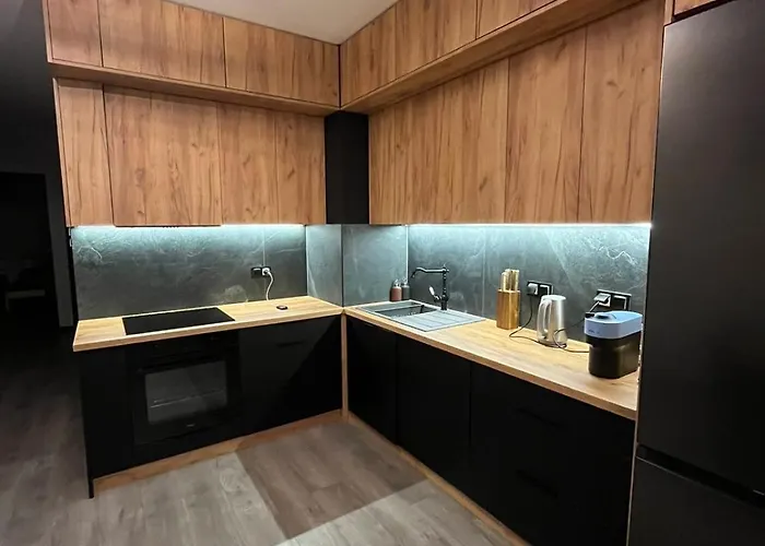Workation Centre Airport Boutique Designer Bath, 3-4 Days Best Offer, Kitchen, Balkony, Aircon
