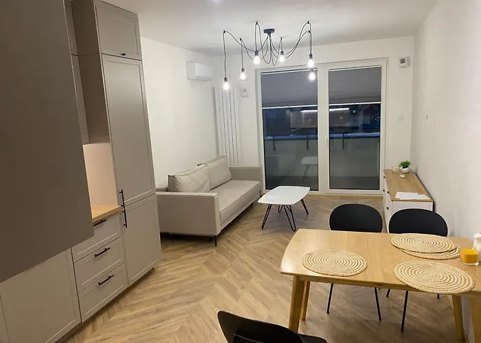 Workation Centre Airport Boutique Designer Bath, 3-4 Days Best Offer, Kitchen, Balkony, Aircon