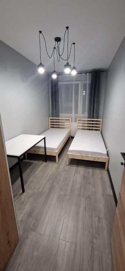 Apartment Workation Centre Airport Boutique Designer Bath, 3-4 Days Offer, Kitchen, Balkony, Aircon Warsaw
