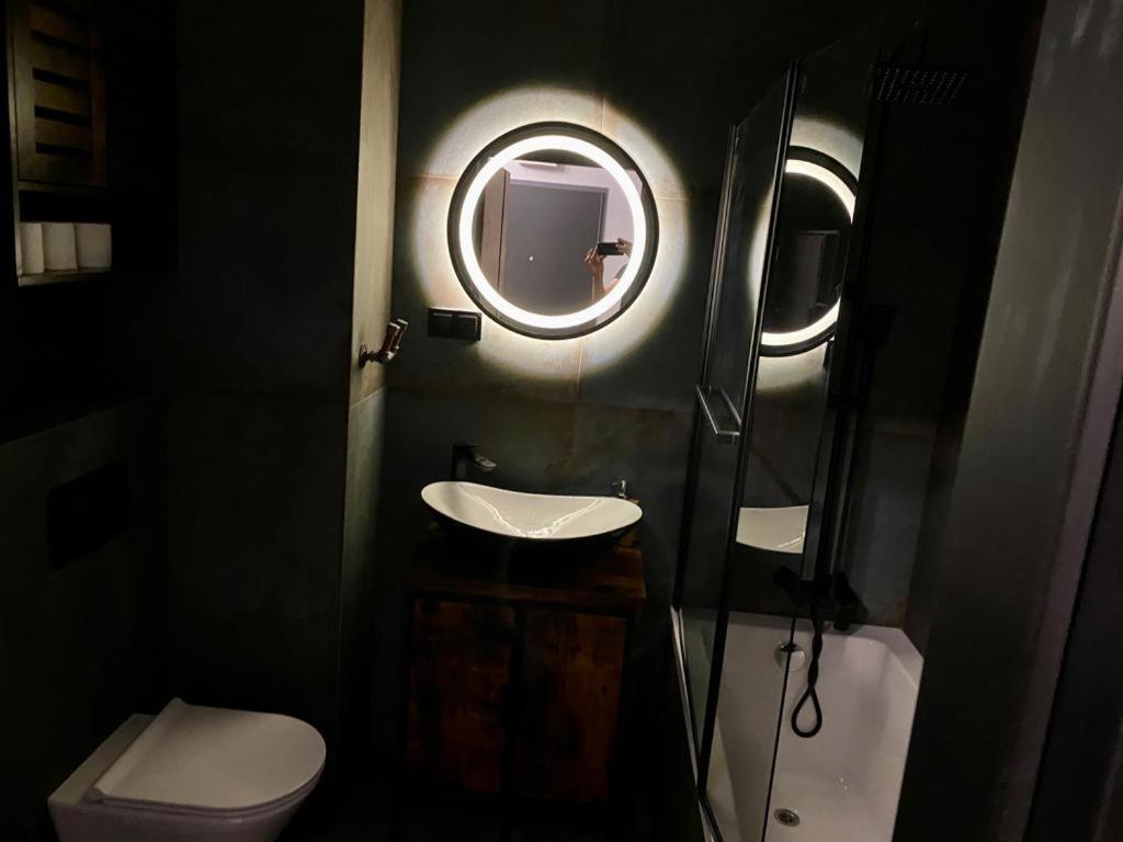 Workation Centre Airport Boutique Designer Bath, 3-4 Days Offer, Kitchen, Balkony, Aircon