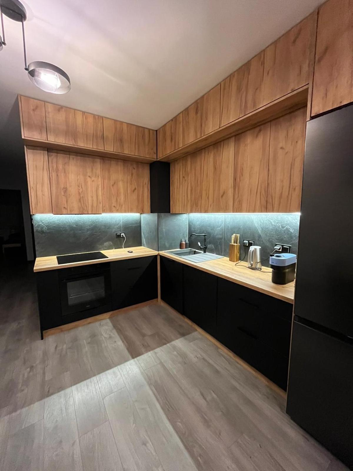 Apartment Workation Centre Airport Boutique Designer Bath, 3-4 Days Offer, Kitchen, Balkony, Aircon *