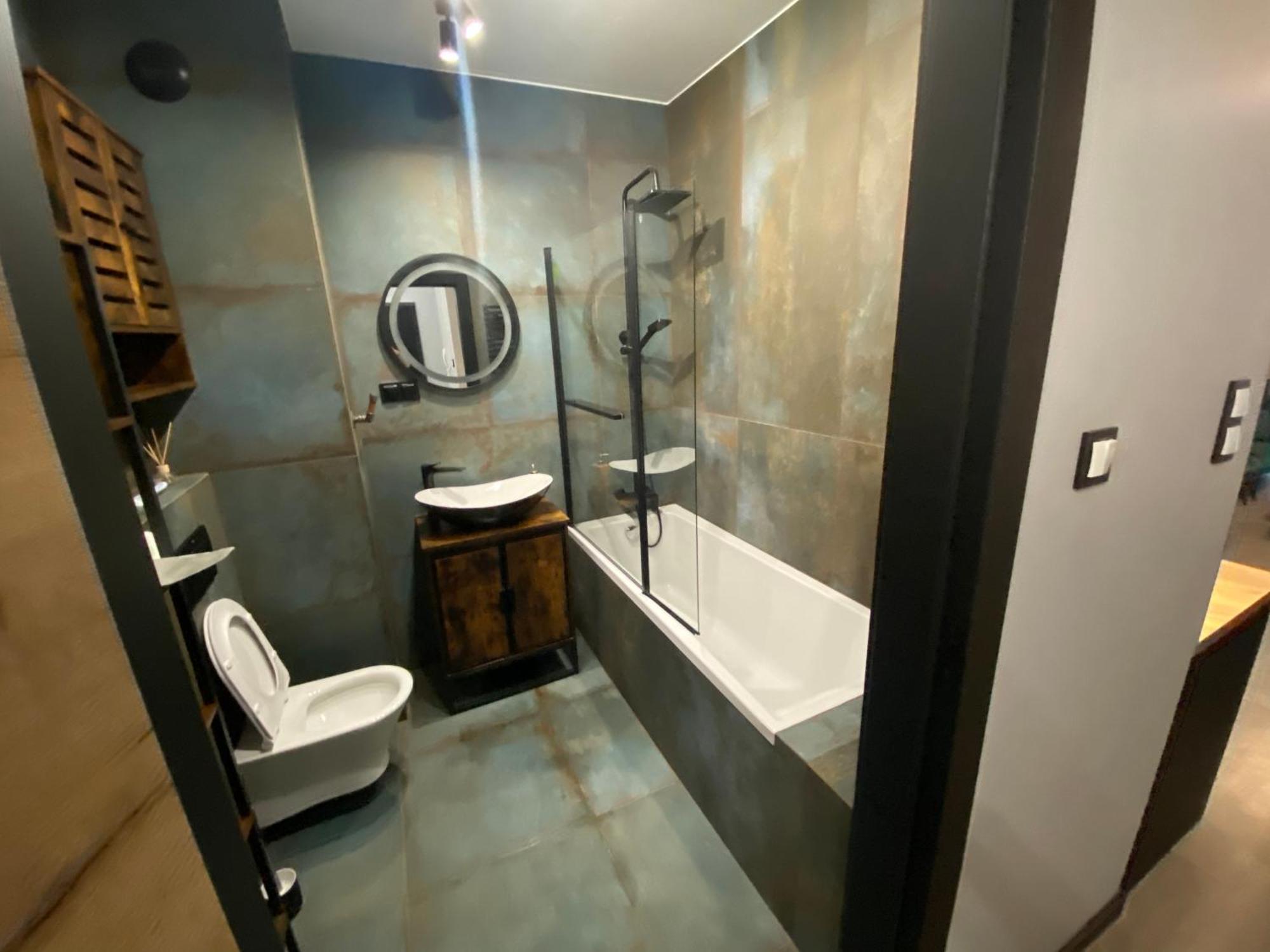 Apartment Workation Centre Airport Boutique Designer Bath, 3-4 Days Offer, Kitchen, Balkony, Aircon