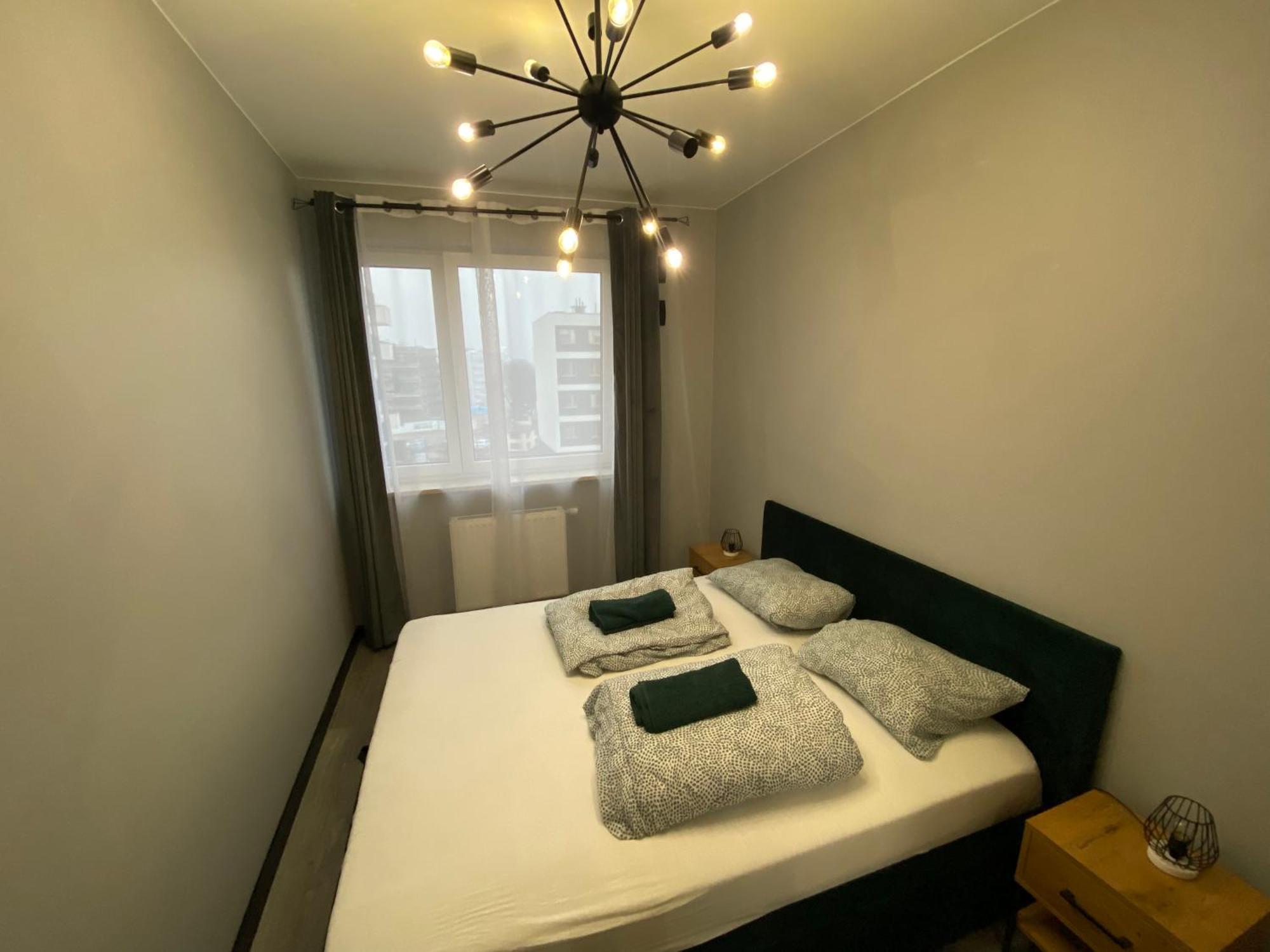 Apartment Workation Centre Airport Boutique Designer Bath, 3-4 Days Offer, Kitchen, Balkony, Aircon Warsaw