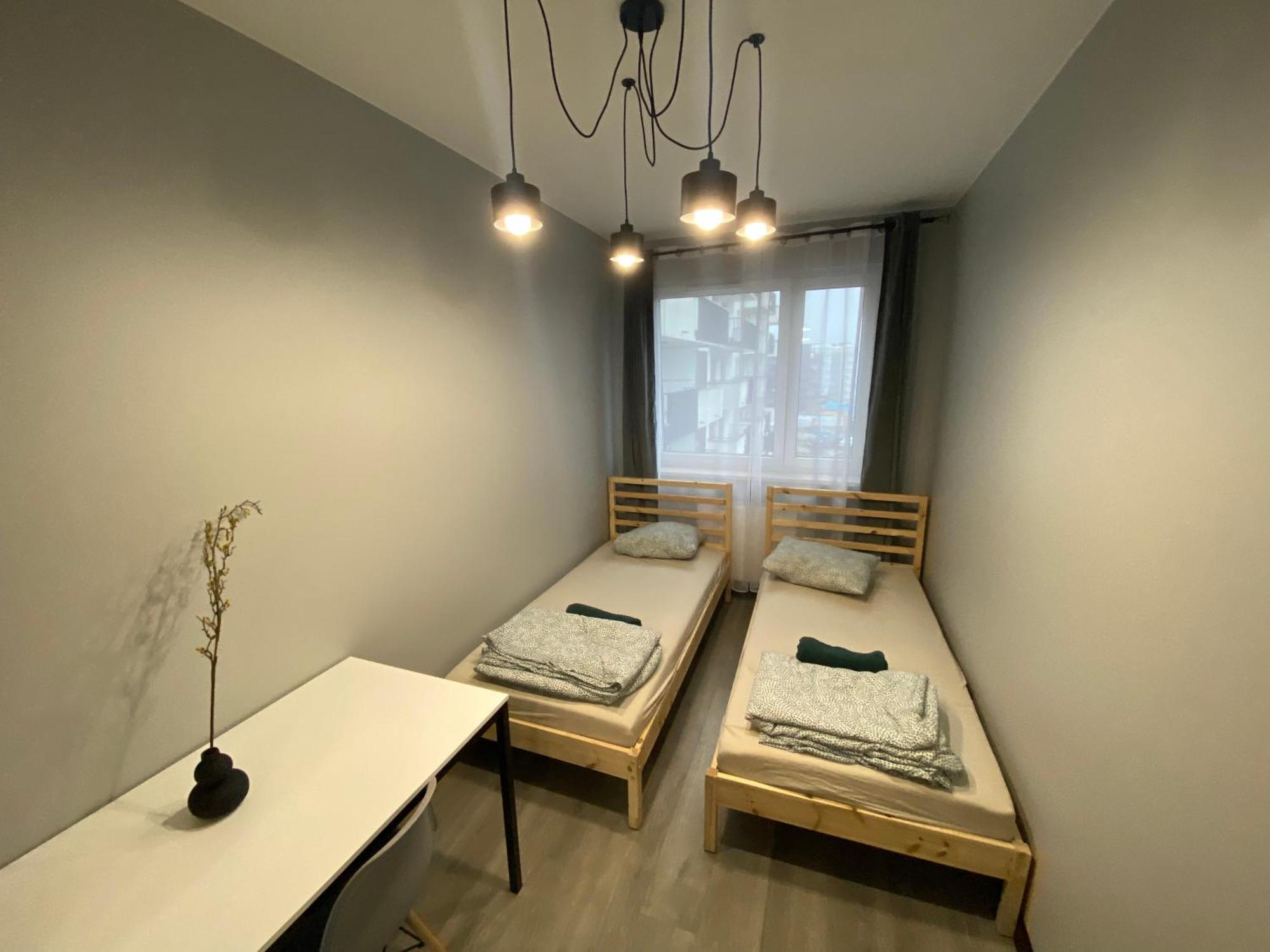 Apartment Workation Centre Airport Boutique Designer Bath, 3-4 Days Offer, Kitchen, Balkony, Aircon *