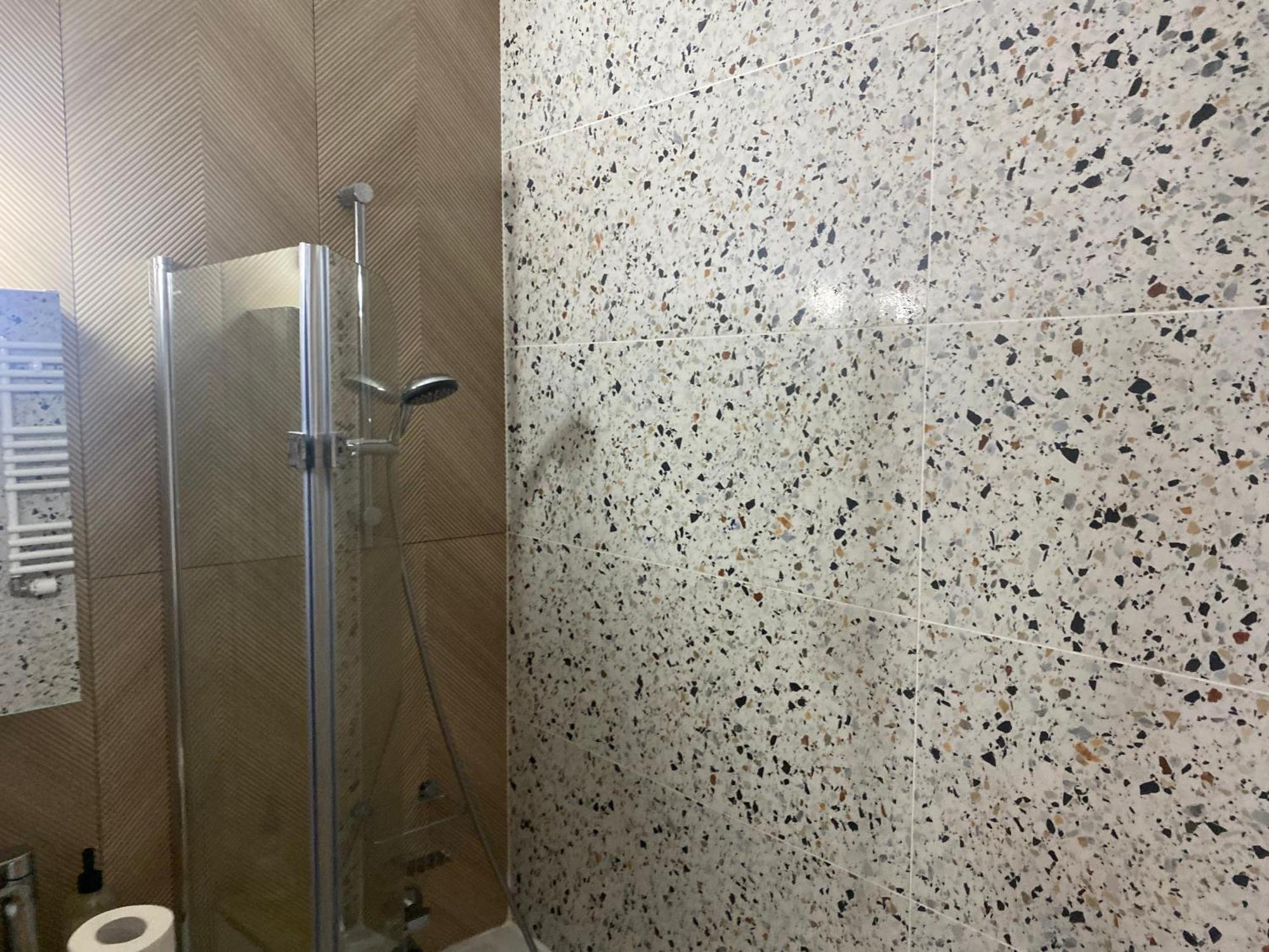 Apartment Workation Centre Airport Boutique Designer Bath, 3-4 Days Offer, Kitchen, Balkony, Aircon *